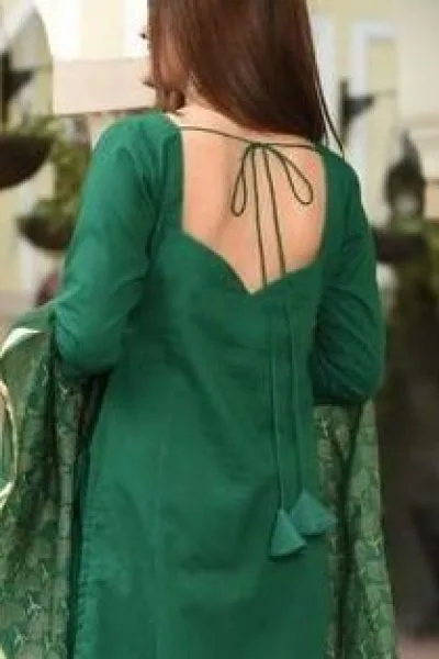50 Latest Back Neck Designs For Kurti and Salwar Suits (2022) (1)